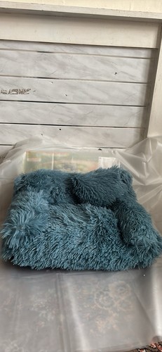 Blue faux fur - cushion, bed