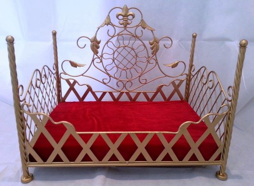Small dog bed - dog, metal